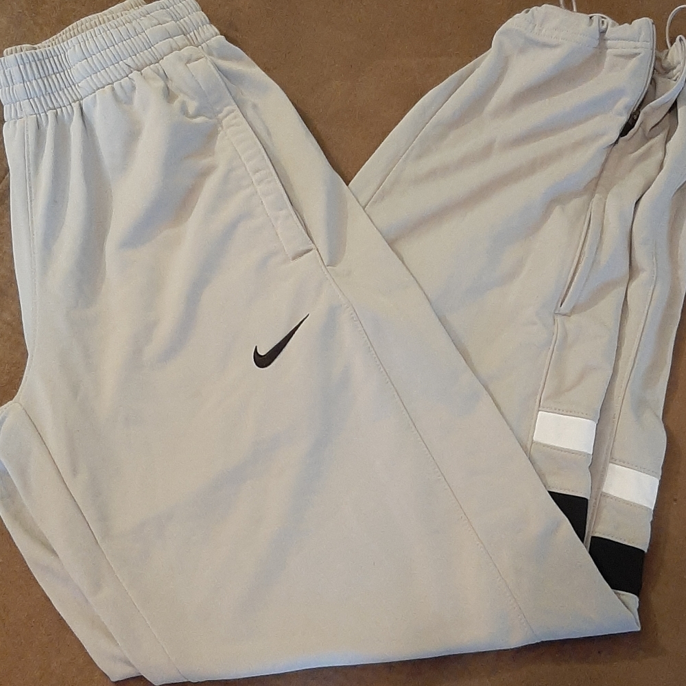 Athletic pants